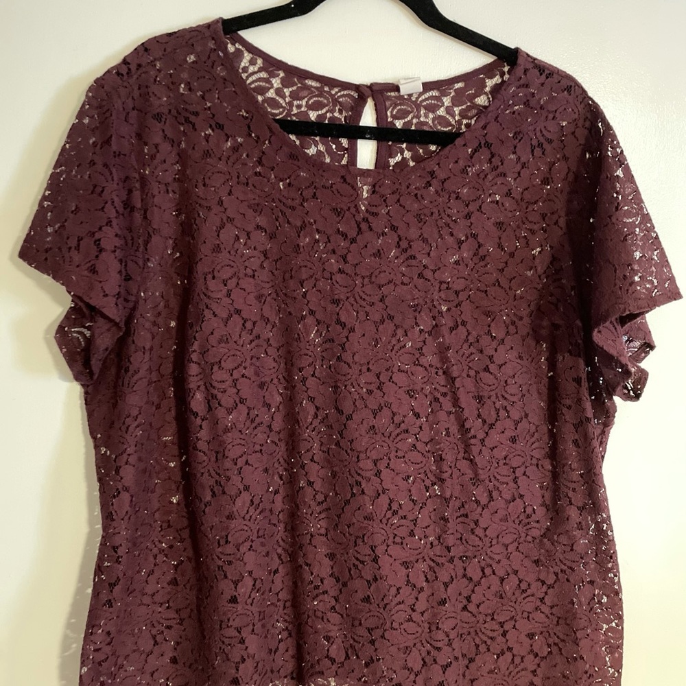 Like NEW! Maroon Lace Top